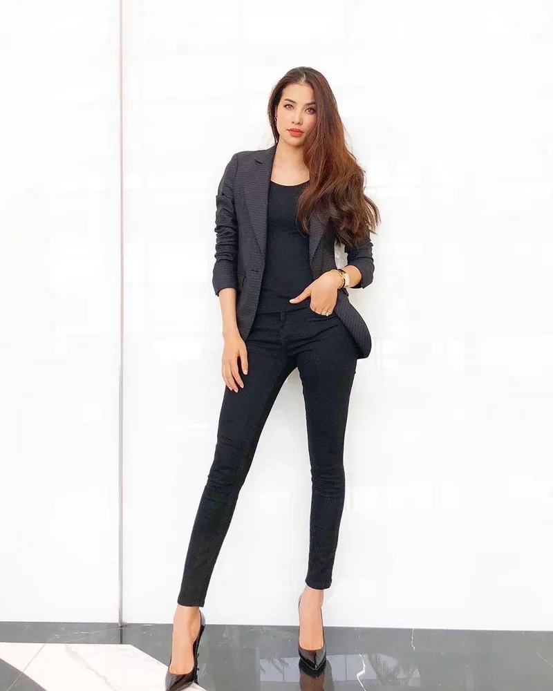 HH Phạm Hương là biểu tượng của vẻ đẹp và sự nỗ lực trong làng sắc đẹp