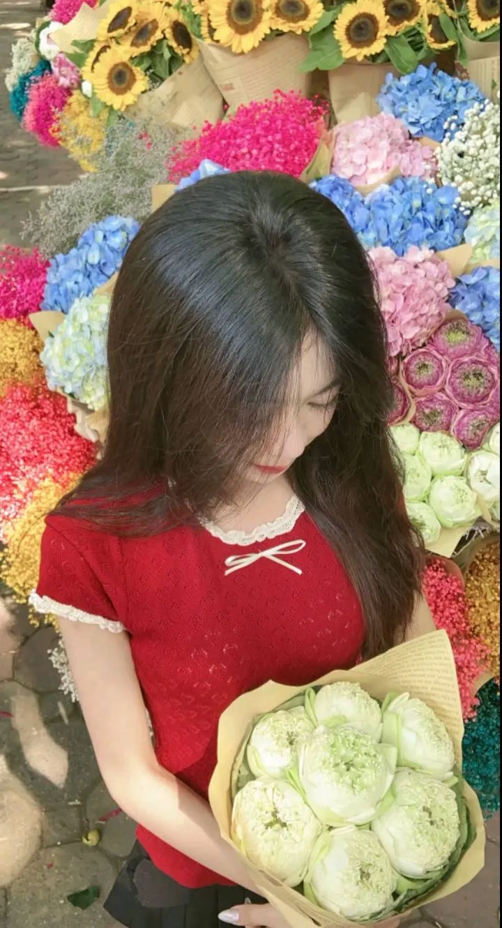 Hình đại diện nữ ngầu mang lại phong cách ấn tượng và cá tính