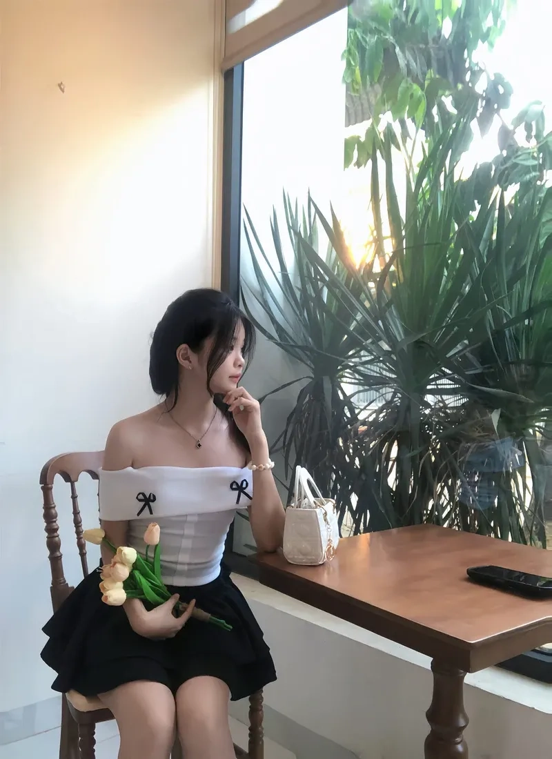 Tải hình nền gái đẹp quyến rũ làm nổi bật nét cuốn hút đặc biệt