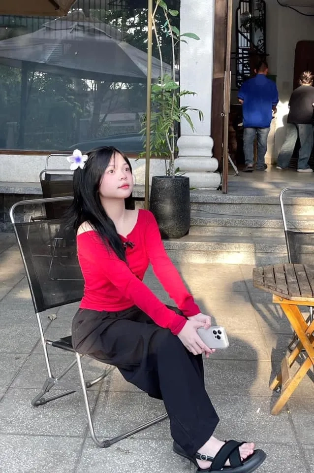 Download ảnh hot girl dễ thương thể hiện sự đáng yêu và tươi mới