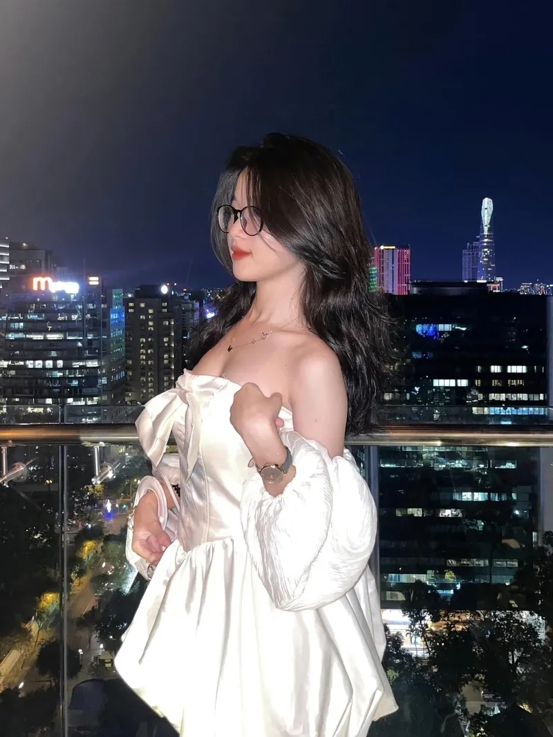Hình ảnh girl xinh tải về Trung Quốc làm nổi bật sự duyên dáng và thanh lịch