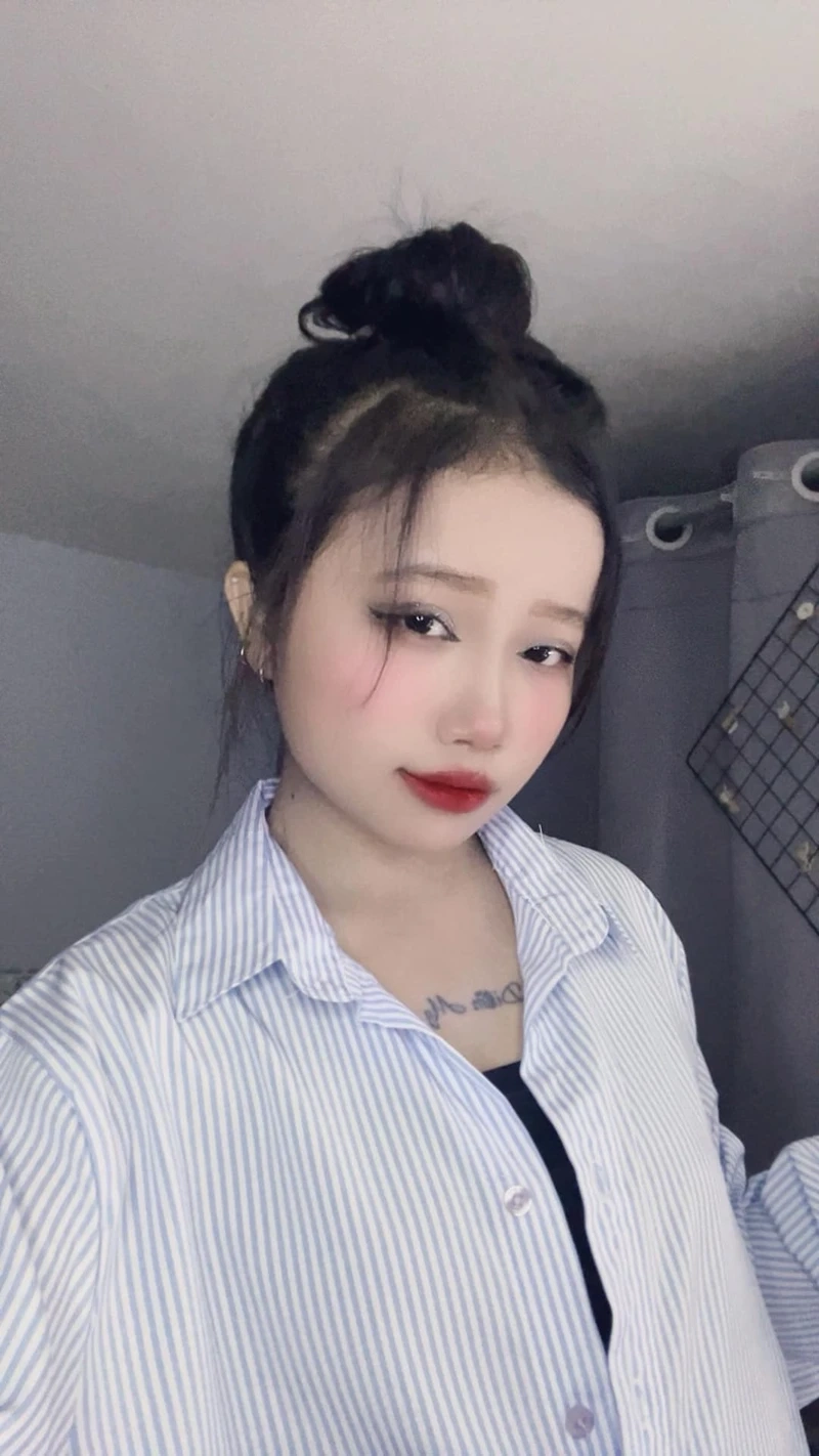 Hình nền gái đẹp cho điện thoại HD làm nổi bật hình ảnh rõ nét và sinh động