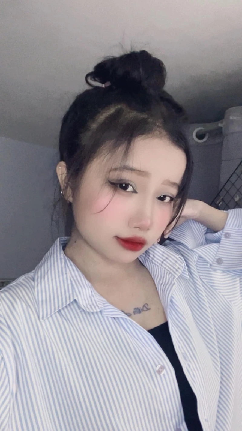 Hình nền gái đẹp cho điện thoại 4K mang đến trải nghiệm hình ảnh chân thực và sắc nét