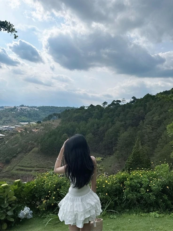 Ảnh đại diện gái xinh che mặt dễ thương khiến ai cũng mê mẩn
