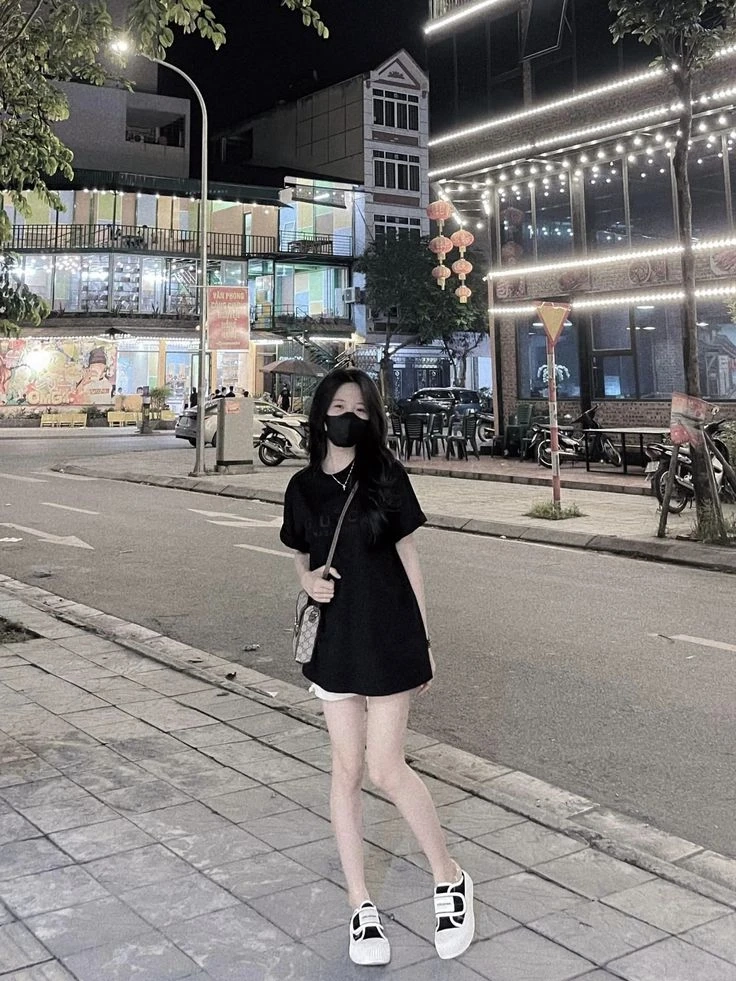 Avatar gái xinh che mặt ngầu với thần thái cuốn hút khó quên