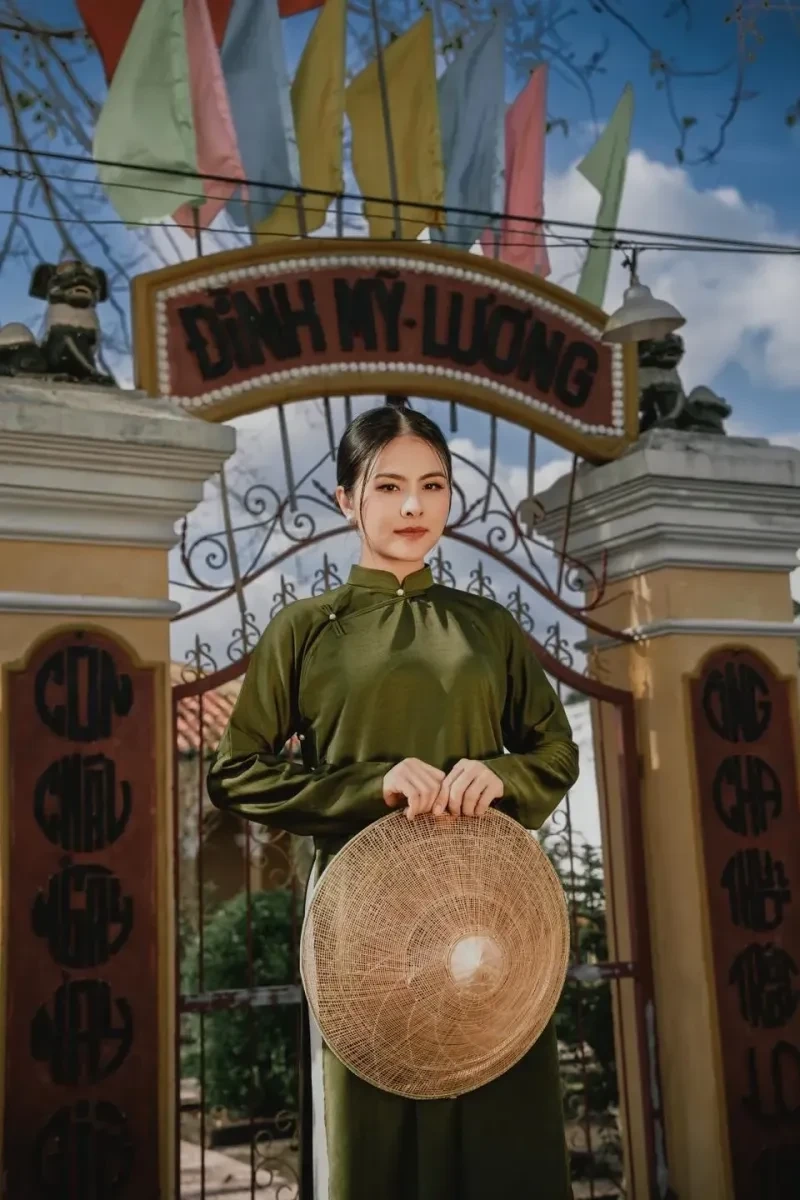 Vân Trang và con luôn là hình ảnh gia đình được khán giả yêu thích