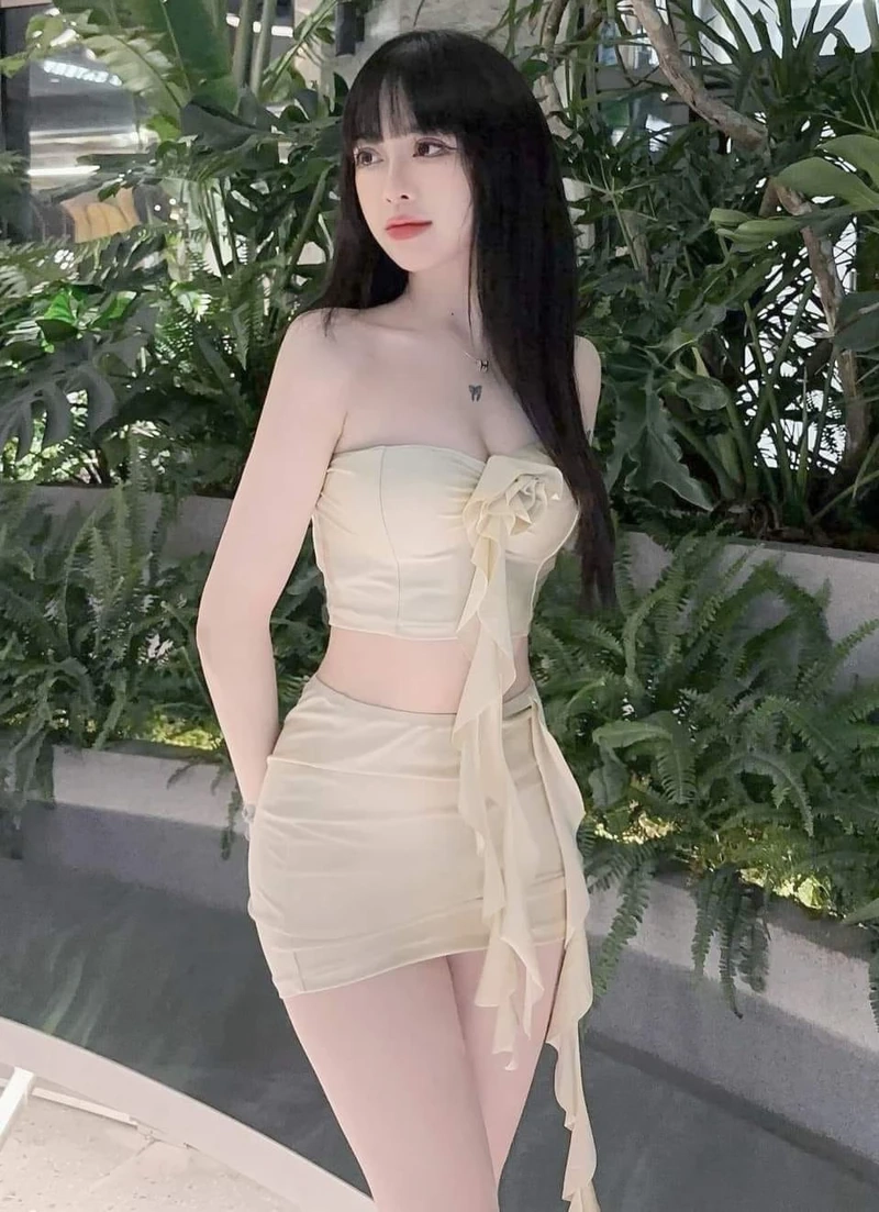 em gai xinh dep trong trang phuc bikini tự tin và tỏa sáng