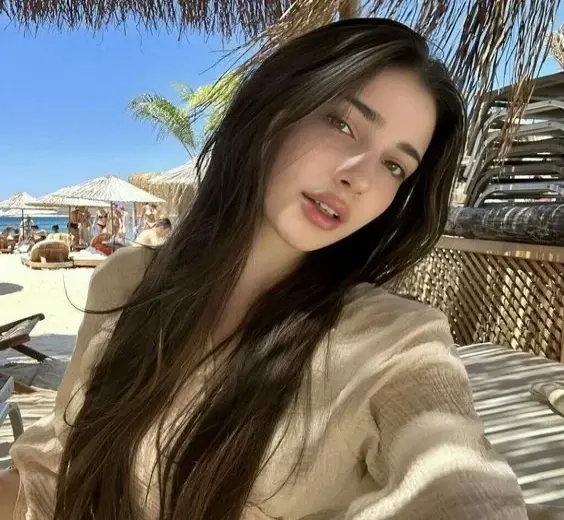 Ảnh gái Mỹ xinh đẹp, quyến rũ và đầy phong cách hiện đại
