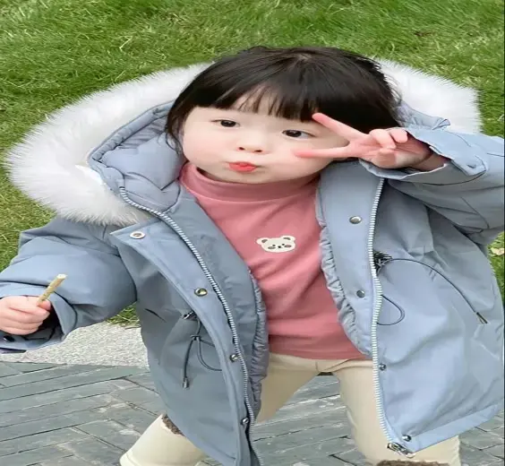 Tuyển chọn hình ảnh em bé gái dễ thương và đáng yêu nhất trên MXH