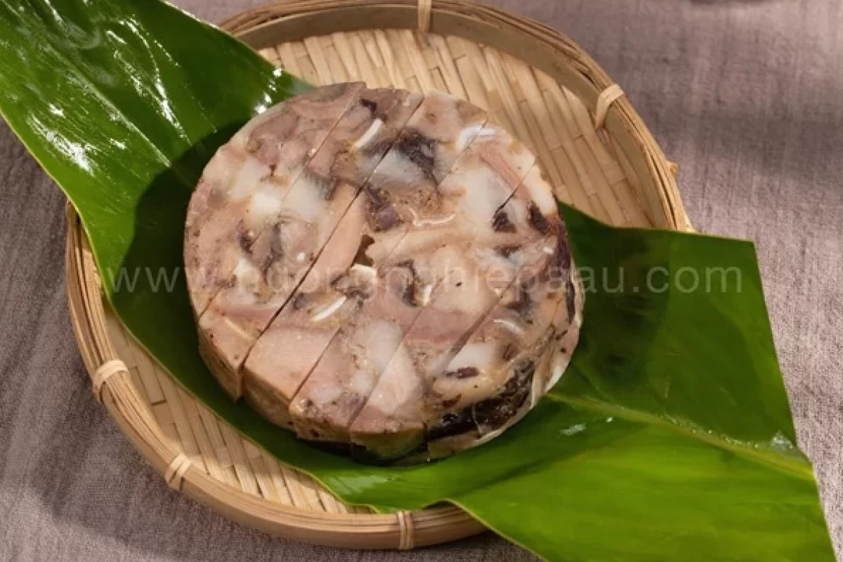 Hướng dẫn cách làm giò thủ giòn ngon, chuẩn vị tại nhà