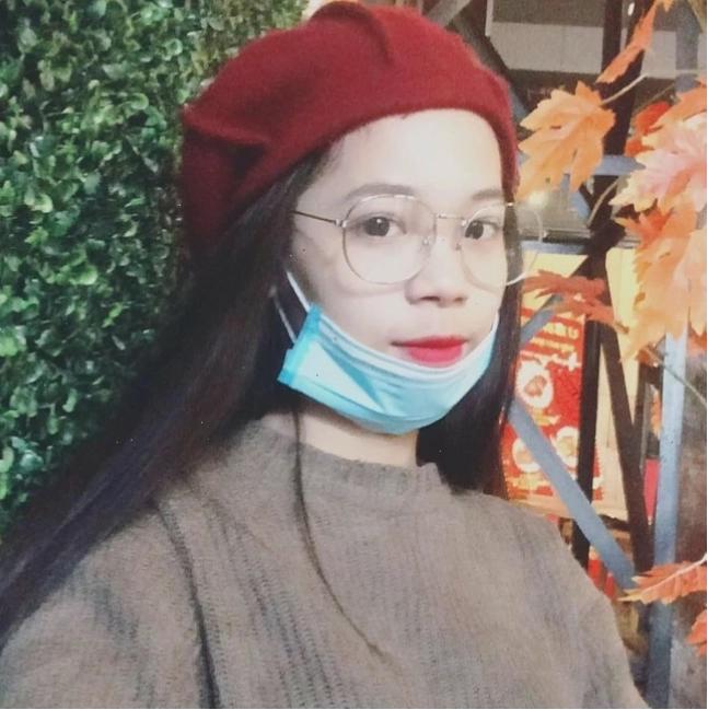 Ảnh chụp nghiêng khoe đường nét gương mặt khi đeo khẩu trang