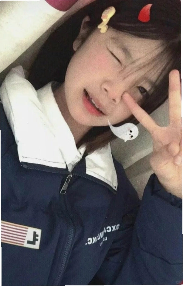 Ảnh gái xinh 2012 che mặt tạo dáng dễ thương