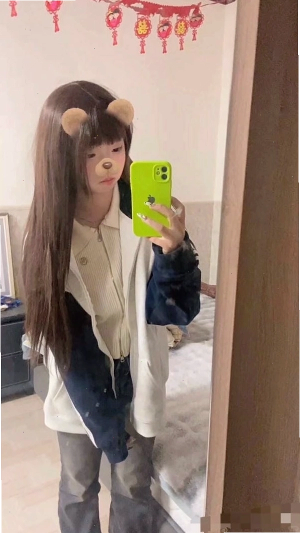 Ảnh gái xinh 2012 che mặt với trang phục cá tính