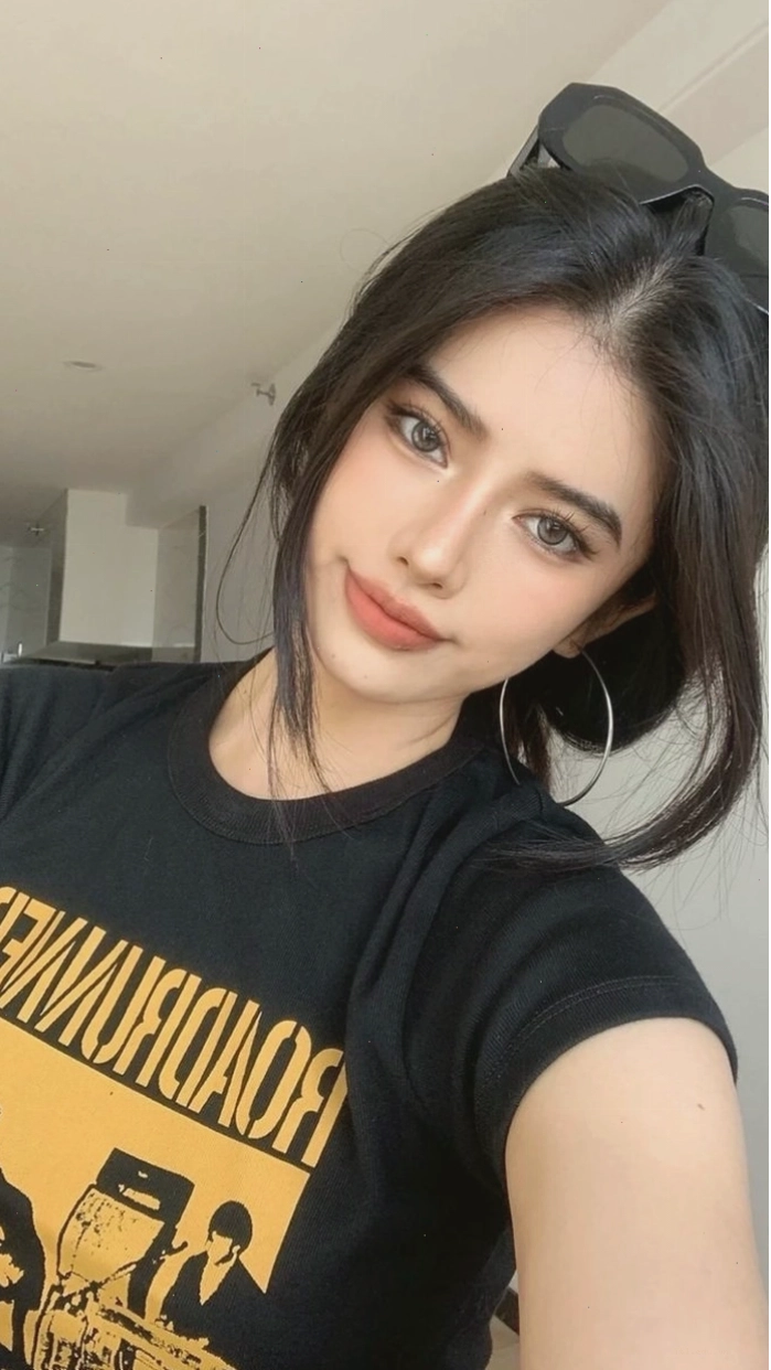 Ảnh gái xinh châu Âu sexy theo phong cách tinh giản, thanh lịch