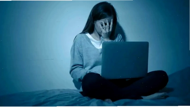 Ảnh hưởng tiêu cực của Internet đến sức khỏe tinh thần, dẫn đến trầm cảm và rối loạn tâm thần