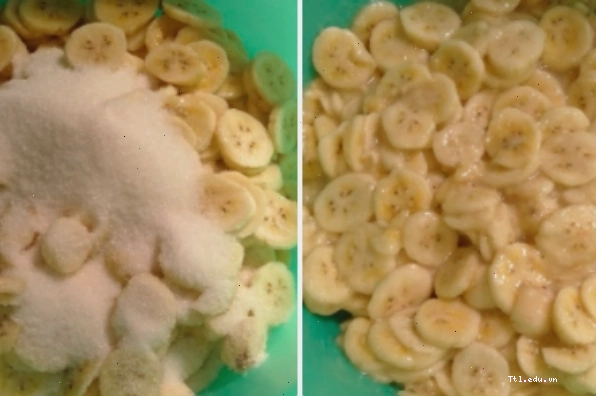 Bánh chuối hấp ngon với nước cốt dừa và đậu phộng rang