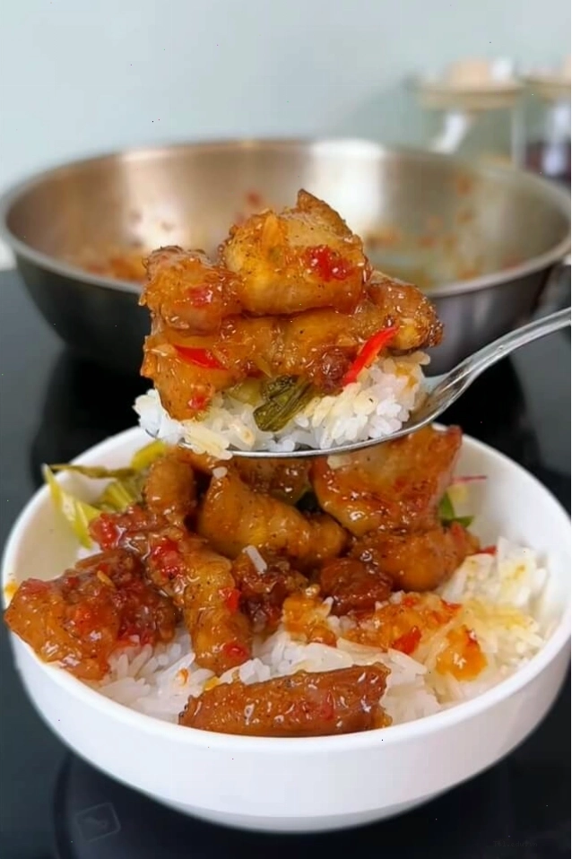 Bí quyết làm ba chỉ rim tỏi ớt mặn ngọt