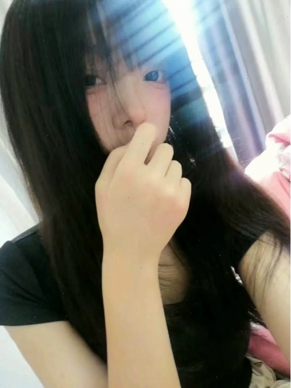 Cô gái 2012 tạo dáng nhí nhảnh