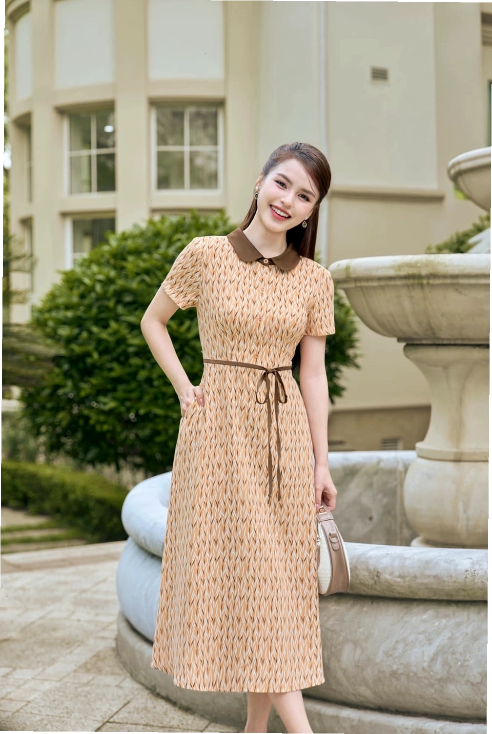 Đầm họa tiết tôn dáng cho phụ nữ tuổi 45