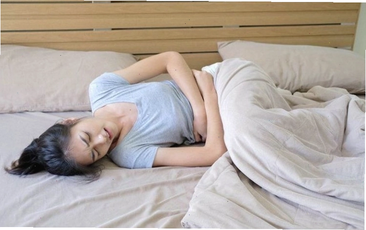 Đau bụng do viêm loét dạ dày vì thức khuya