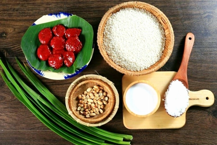 Đồ xôi gấc bằng chõ để xôi chín đều và thơm ngon