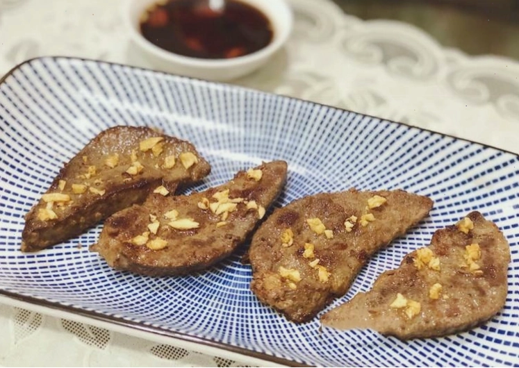 Gan cháy tỏi được xóc cùng tỏi phi thơm lừng