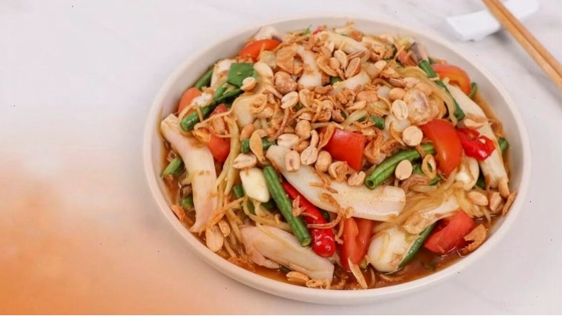 Gỏi đu đủ mực kiểu Thái cay nồng