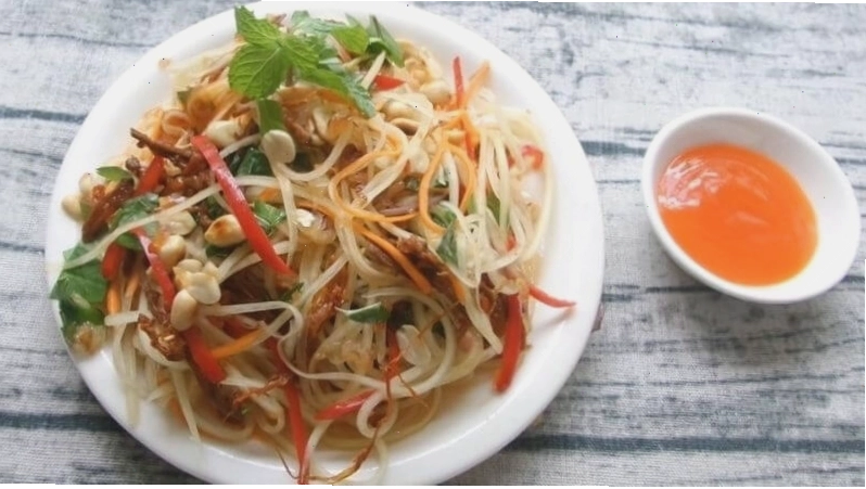 Gỏi đu đủ Thái Lan chua cay hấp dẫn