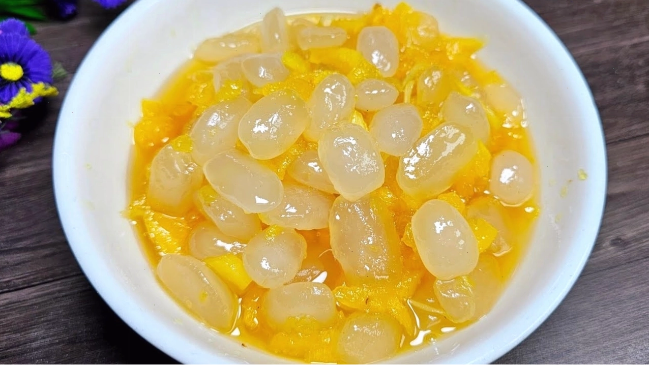 Hạt đác rim thơm với nước đường sánh lại hấp dẫn