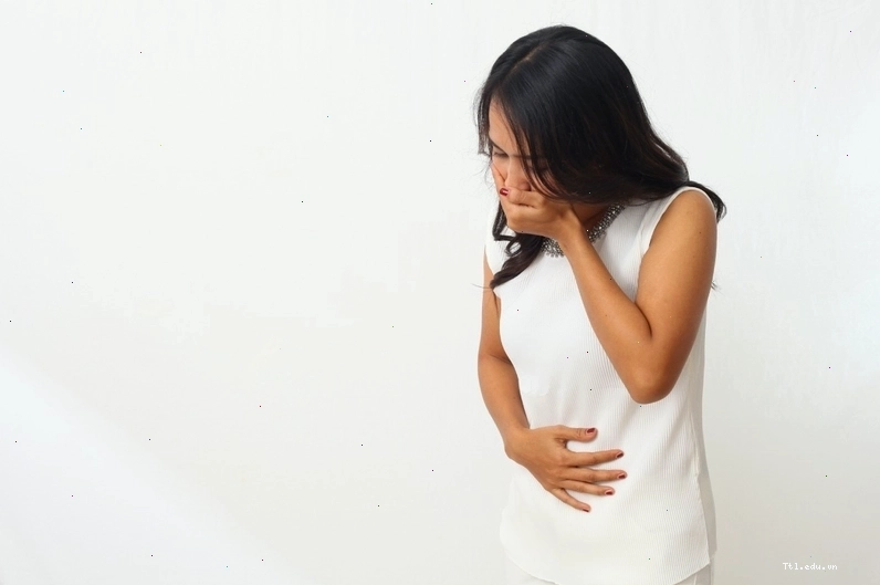 Hình ảnh cận cảnh lá lược vàng với những đốm tím đặc trưng