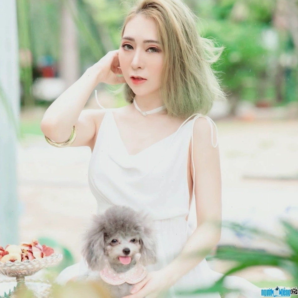 Hình ảnh minh họa về một cô giáo mẫu mực