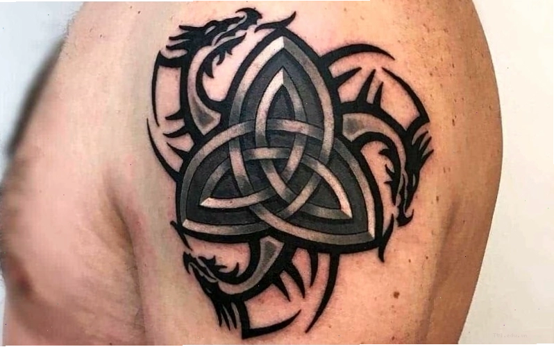 Hình xăm Celtic trên vai nam, biểu tượng của sức mạnh vĩnh cửu