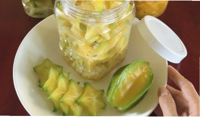 Khế chua ngâm đường phèn