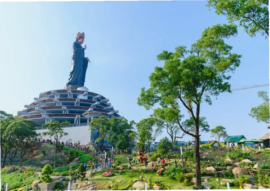 Kiến trúc chùa chiền và các công trình tâm linh trên núi Bà Đen