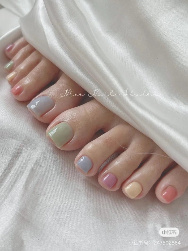 Mẫu móng chân đẹp trơn màu hồng pastel tinh tế