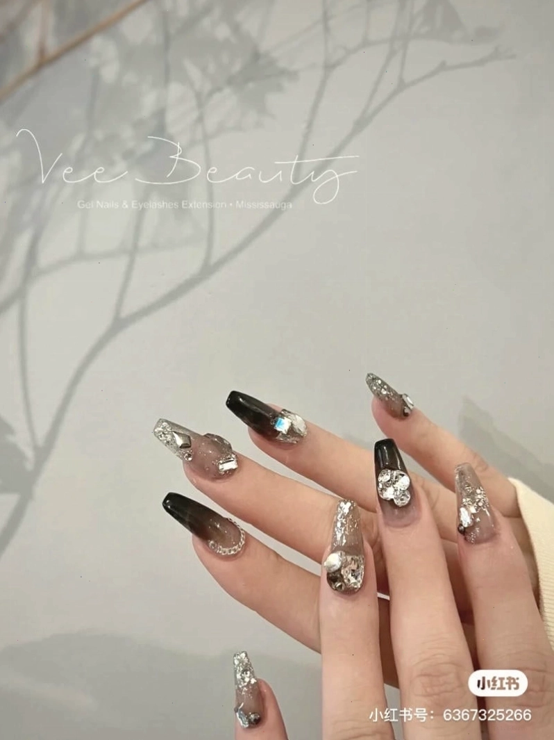 Mẫu nail mắt mèo kim cương đen sang trọng và huyền bí