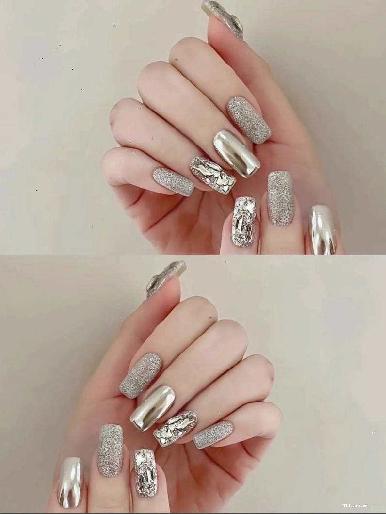 Mẫu nail tráng gương mờ (matte) với hiệu ứng tinh tế