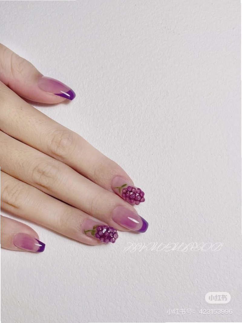 Mẫu nail vẽ đơn giản đính đá lấp lánh tinh tế