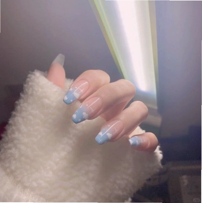 Mẫu nail xanh dương ombre chuyển màu tinh tế