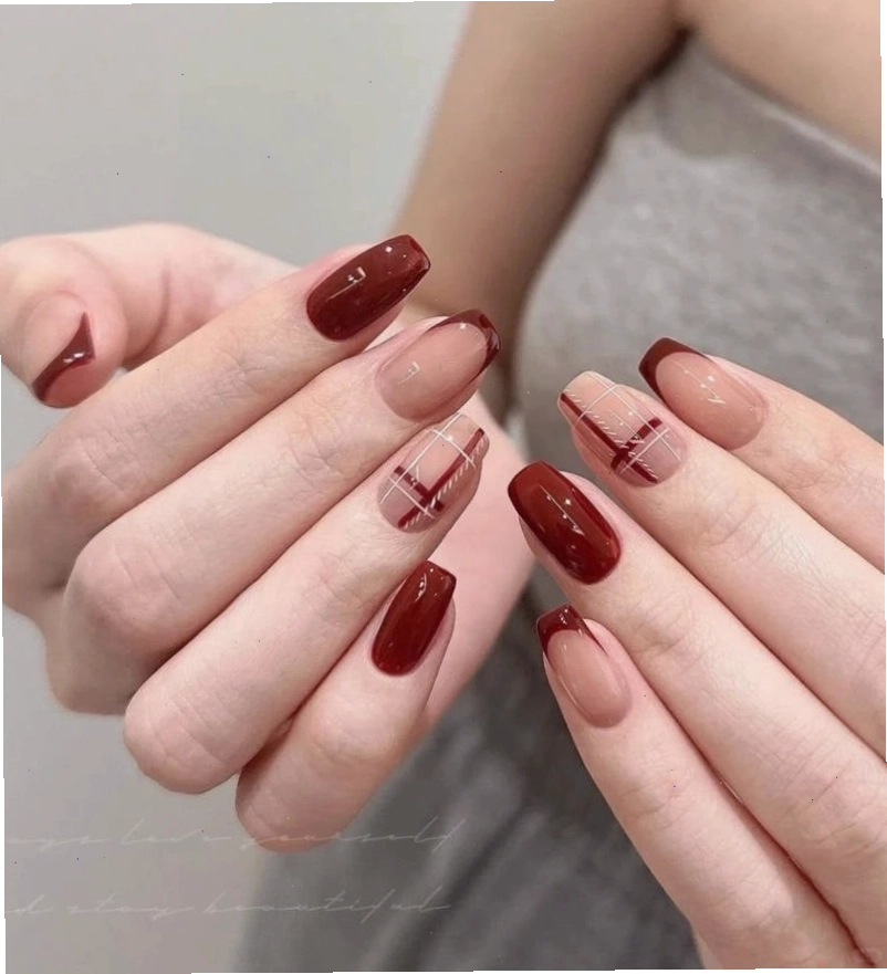 Màu sắc chủ đạo cho nail Tết 2026: sự kết hợp giữa đỏ và vàng kim
