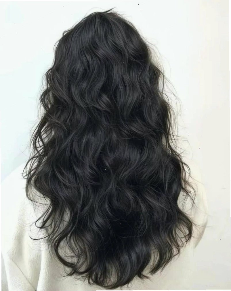 Mẫu tóc xoăn nữ đẹp tự nhiên với lọn tóc bồng bềnh