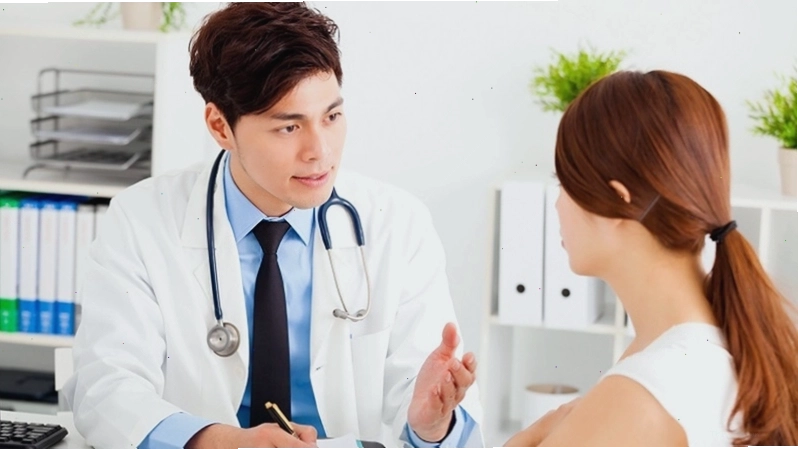 Minh họa người dùng gặp phải tác dụng phụ khi uống thuốc hoạt huyết