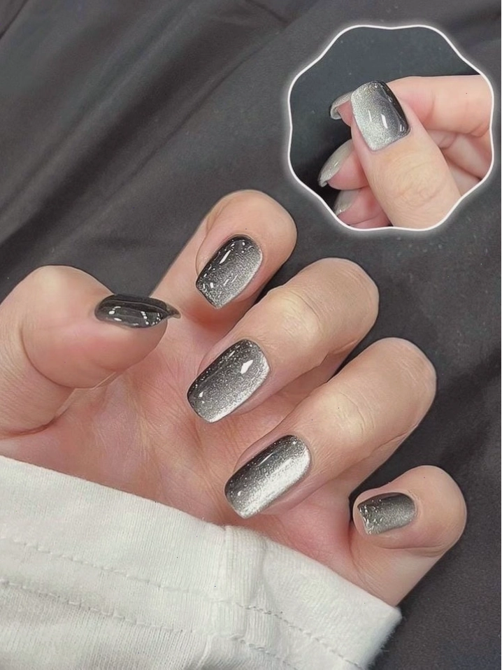 Móng tay mắt mèo đen phong cách Metallic Chic
