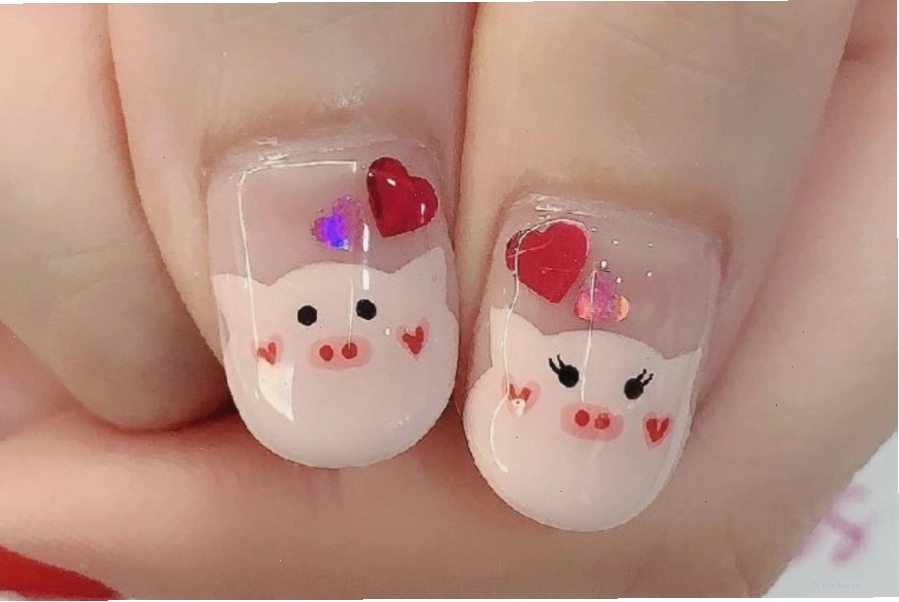 Nail mắt mèo họa tiết mèo sẽ giúp tay bạn có điểm nhấn vô cùng dễ thương