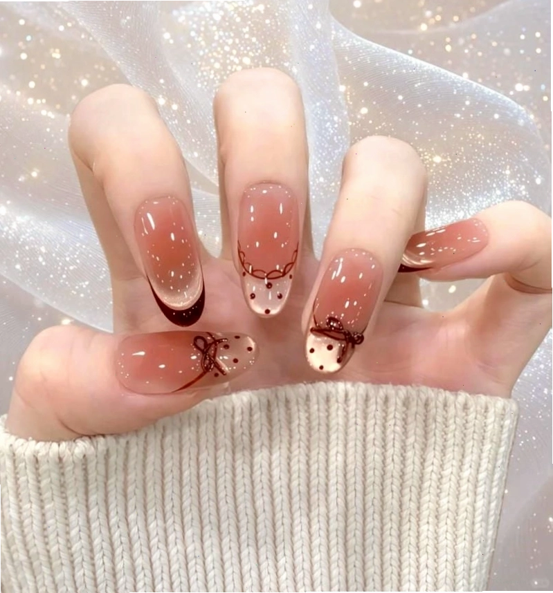 Nail Tết đính đá và pha lê lấp lánh