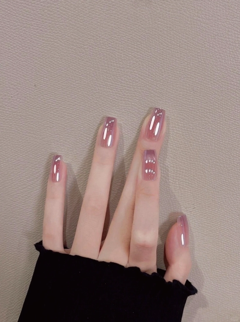 Nail tráng gương hiệu ứng ombre chuyển màu ấn tượng