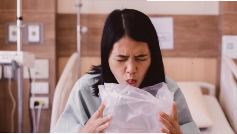Người có hệ tiêu hóa nhạy cảm có thể bị buồn nôn khi uống trà kombucha