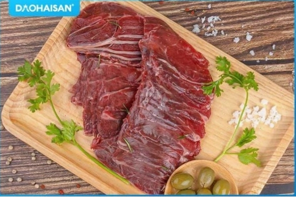 Sơ chế nguyên liệu đầy đủ cho món lẩu riêu cua bắp bò