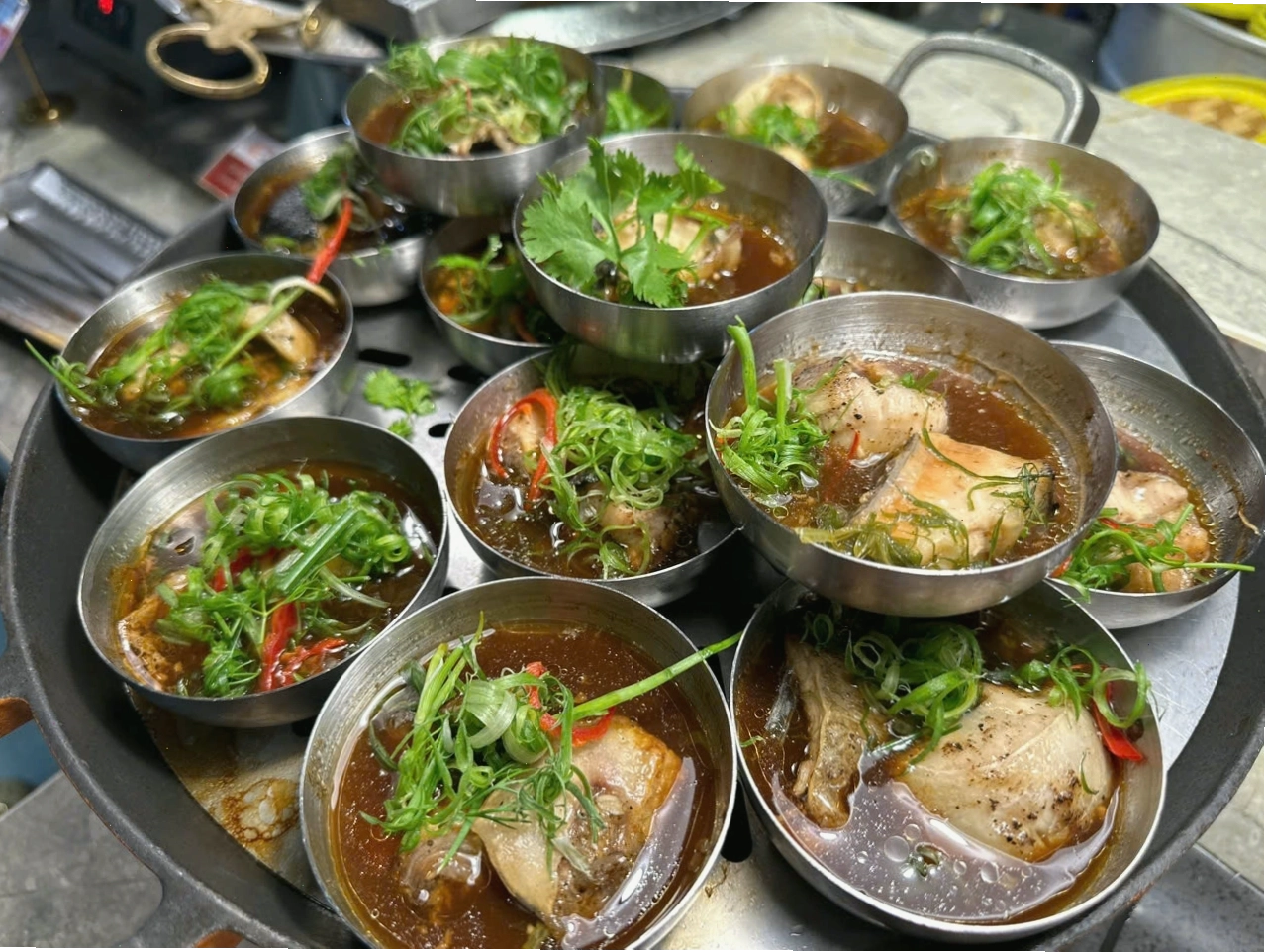 Sò huyết hấp sả thơm lừng