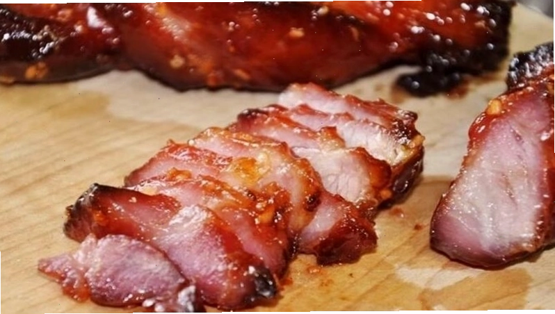 Sử dụng gói gia vị ướp sẵn để làm thịt xá xíu